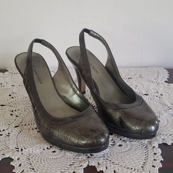 Pretty Anne Klein Snakeskin Pattern Brown Heels Sz 8.5M - Picture 1 of 7